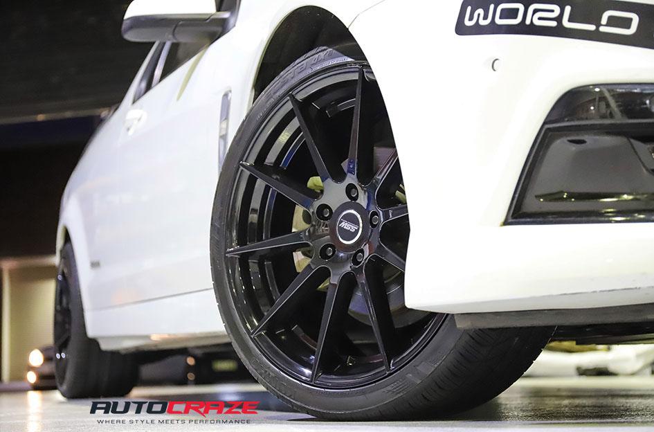 HOLDEN-COMMODORE-NURBERG-BLACK
